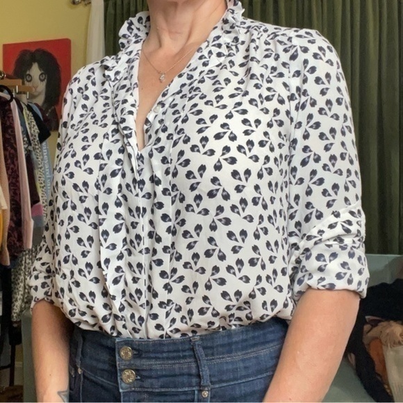 Ann Taylor Tops - 🎉🌺HP for Everything Petite Posh 🎊 🎉 Ann Taylor Petite button front blouse